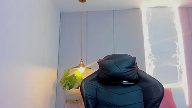 kira_relish webcam