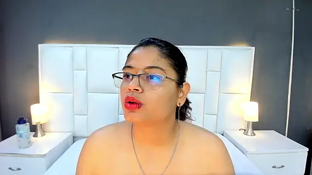 yeral2017 live cam on StripChat