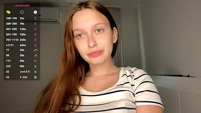 Eva_Shining_Star live cam on StripChat
