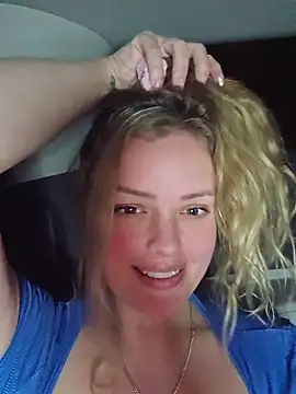 Bridgette03's live cam
