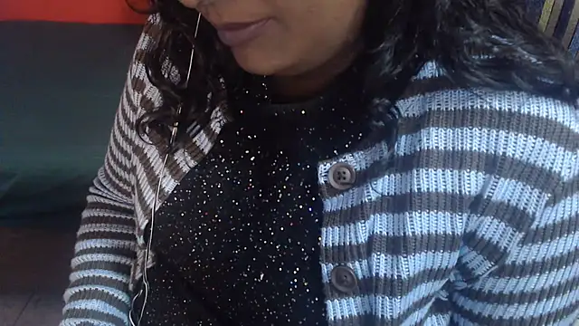 INDIANSIN2 live cam on StripChat