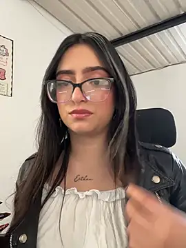 Kloenovoa- live cam on StripChat