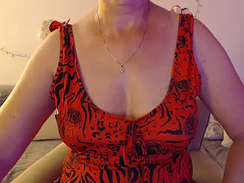YourfantasyGiuly live cam on StripChat