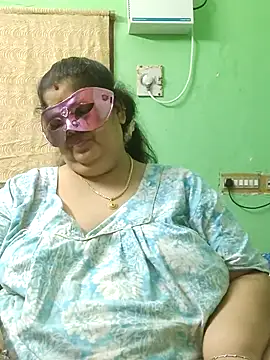 tamilthanushri webcam