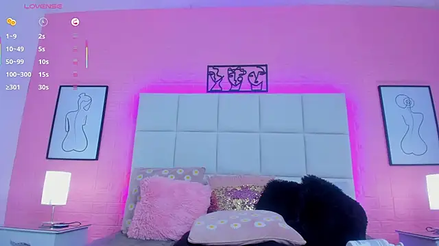 charlotte_kisss live cam on StripChat