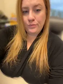 HelloTitti webcam