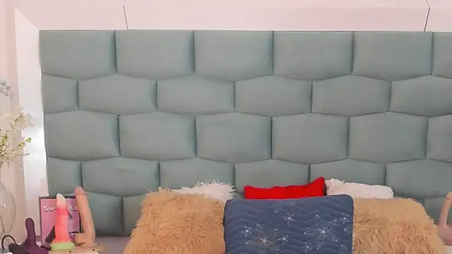 MiaMancini webcam