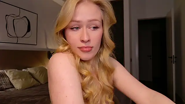 JuliaJaee webcam