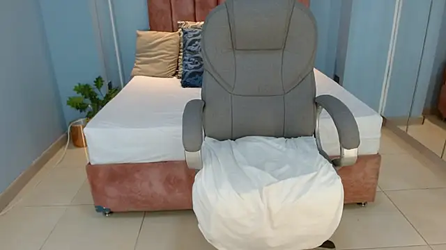 sussy_leon webcam
