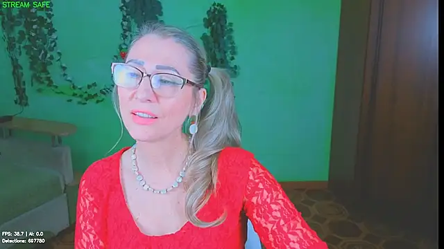 Habibi_Honeyy live cam on StripChat