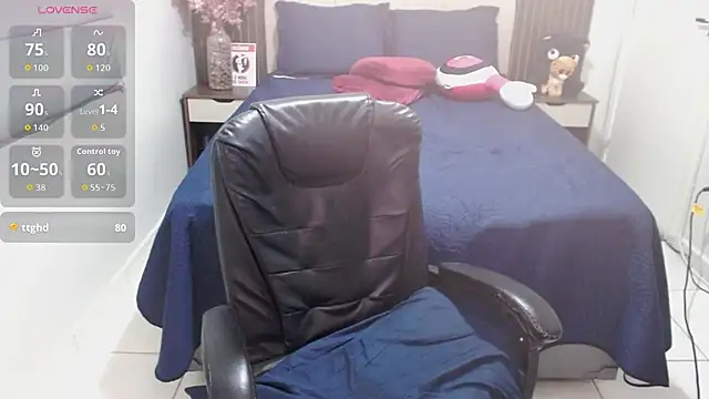 Karlacasada live cam on StripChat