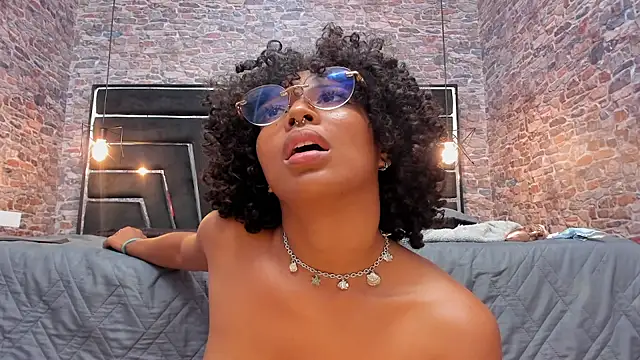 WILD_FIREE_ live cam on StripChat