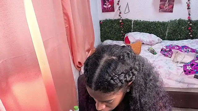 thianahorny webcam