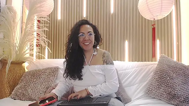 Velvet_Curly webcam