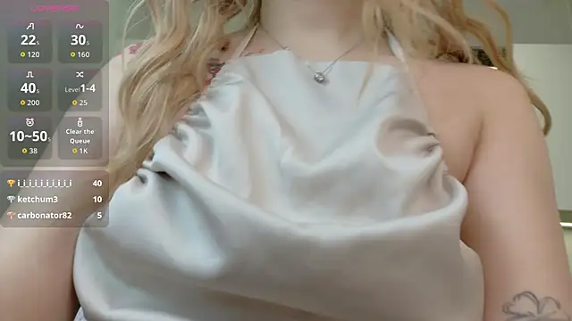 sakuraclover live cam on StripChat