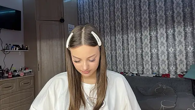 elzamoon webcam