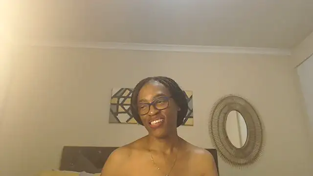 Creamyass22 live cam on StripChat