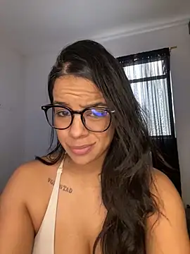 trianawhite live sex cam