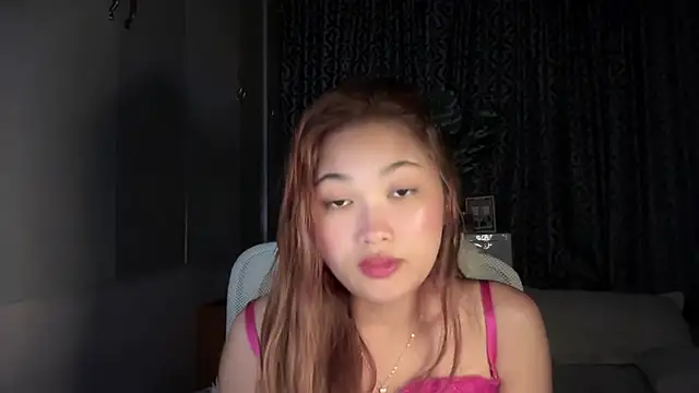 MariellaBerte live cam on StripChat