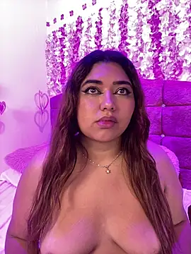 CurvyLolaX webcam