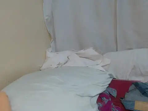 Sexxy-skinny webcam