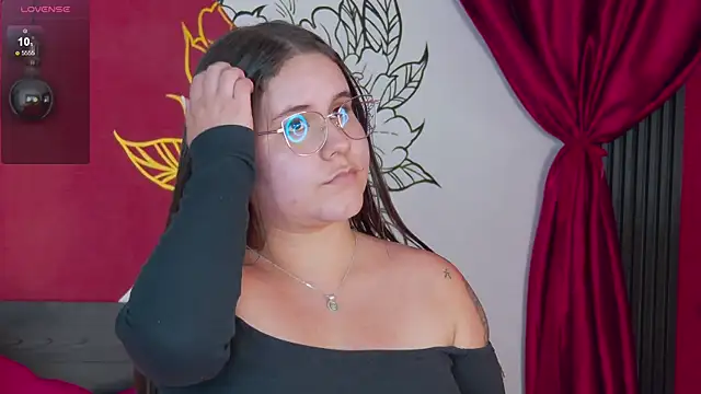 Lia_Avalon webcam