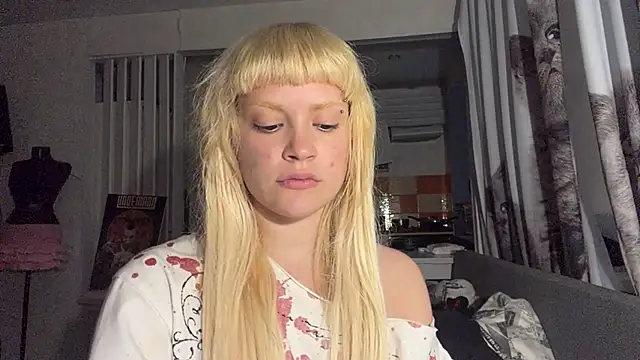 FreedaDeloach webcam