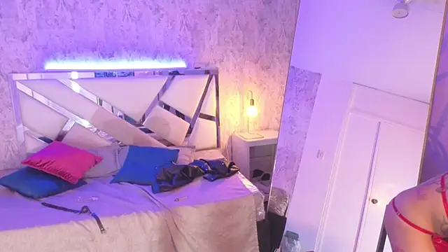 mistress_lilacorleone live cam on StripChat
