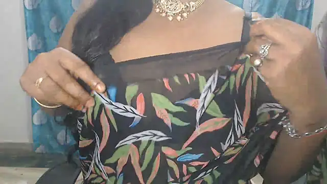 Sophia_your live cam on StripChat