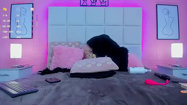 charlotte_kisss webcam