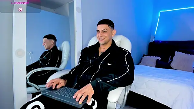 Alex_cute77 webcam