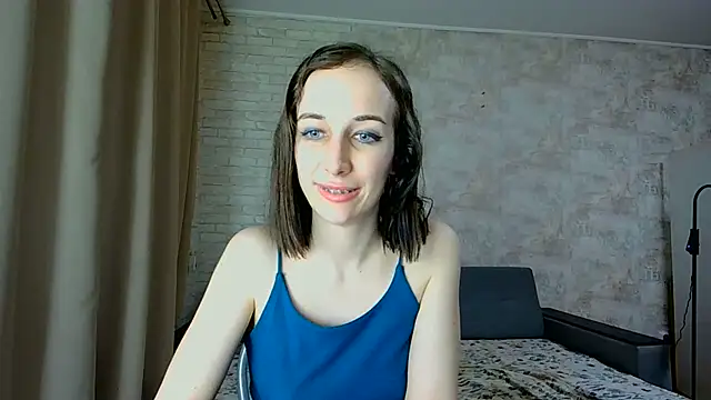 Anika_bloom webcam