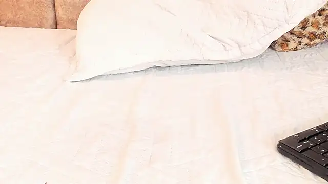 nayiraa_ webcam