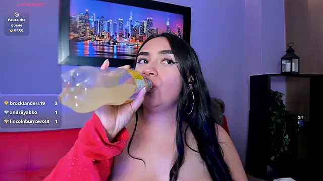 Lucyy_tits webcam