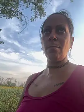 wildfarmbabe webcam