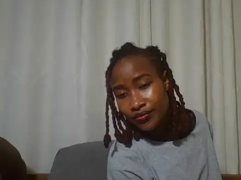 Blonde_slimy webcam