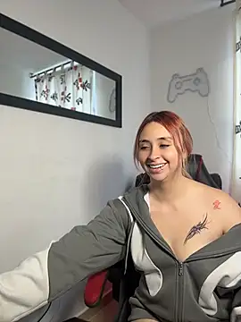 Sophia_LuxxX webcam