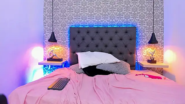 Arya_Leon webcam