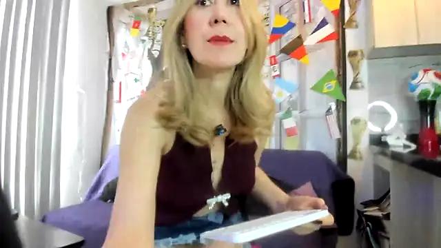 ashleymilf_1 webcam
