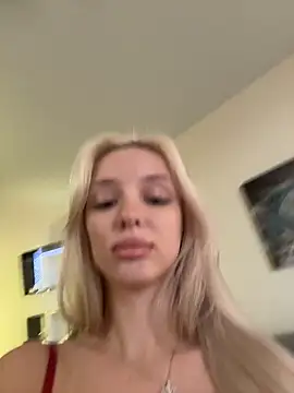 AleksaBlonde webcam