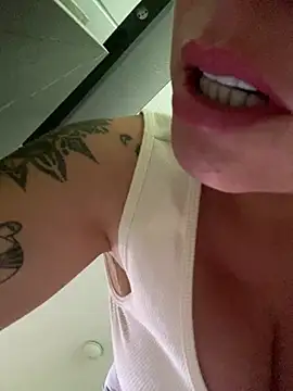 HealingHoney webcam