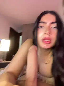 Mia_222 webcam