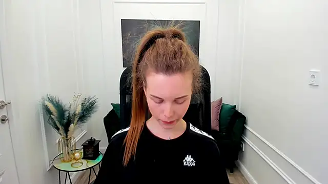 MileyWings webcam