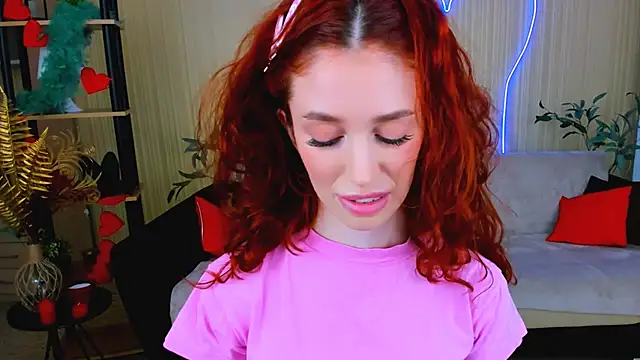 ChristinaConteeree webcam