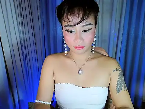 YourNikkieXxx webcam