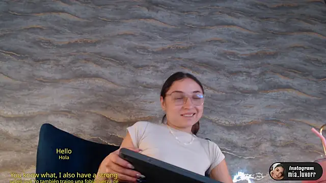 Mia_Luxor webcam