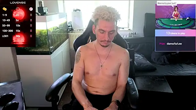 Rayzel_White webcam