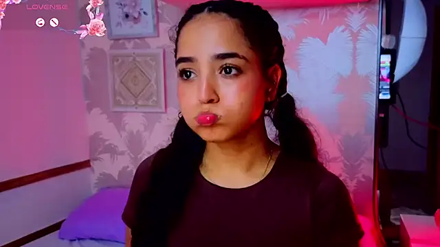 Emma_Thompssonn webcam