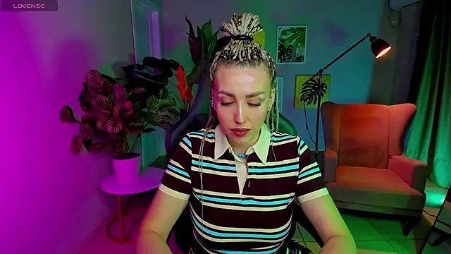 MonicaRiley webcam