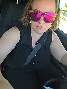 julimonroe webcam